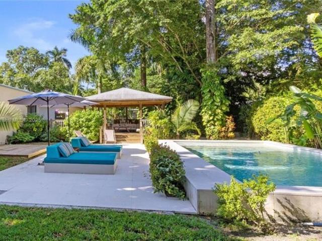 House for sale in El Portal