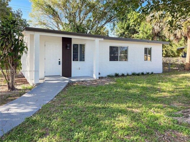 House for sale in Lauderhill