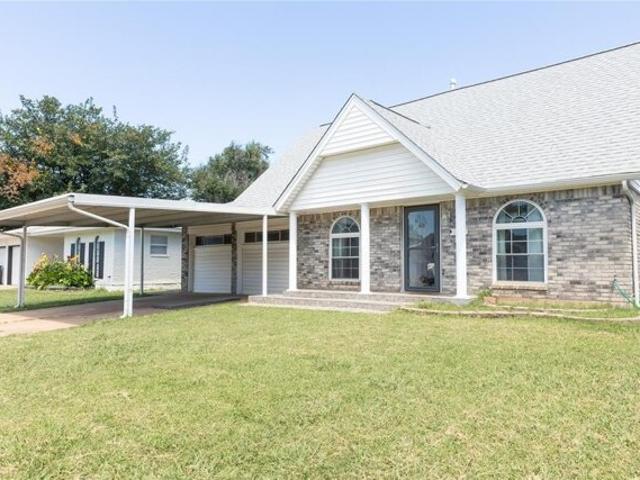 House for sale in Moore House for sale in Moore
