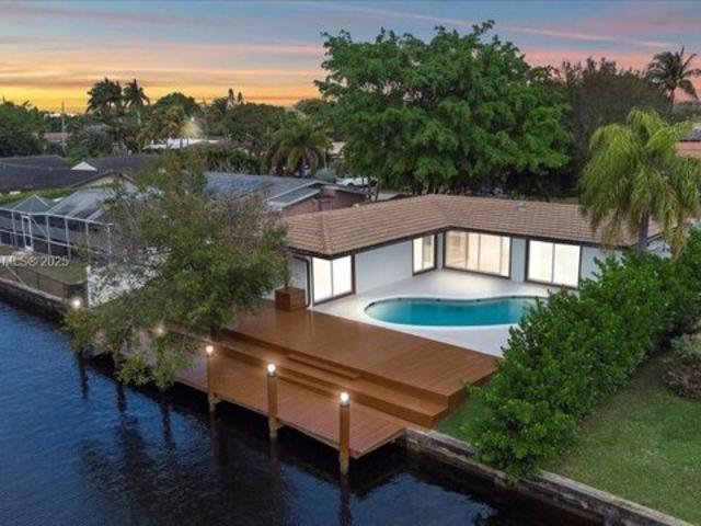 House for sale in Oakland Park