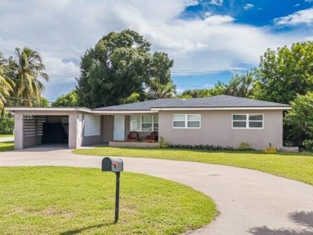 House for sale in Oakland Park, Florida