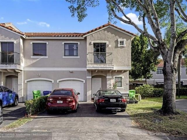 House for sale in Sunrise