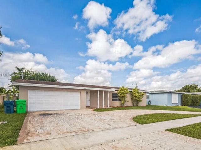 House for sale in Sunrise House for sale in Sunrise