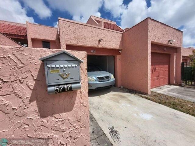 House for sale in Lauderhill
