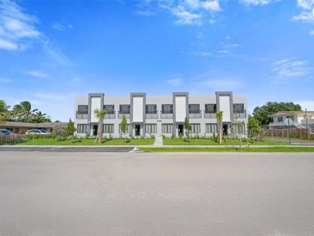 Condo for sale in Oakland Park