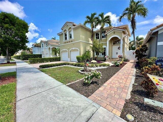 House for sale in Doral