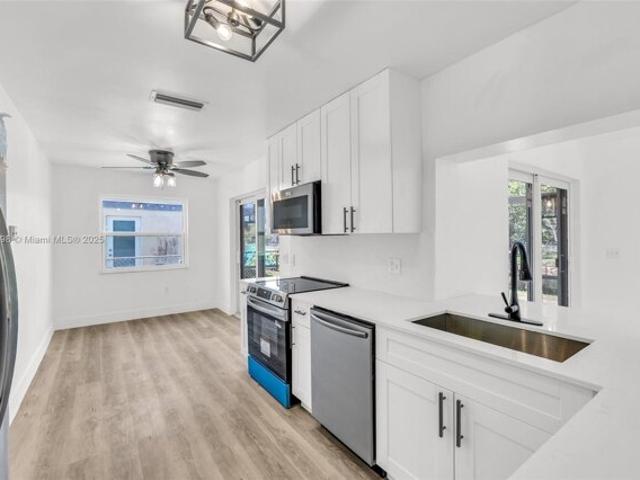 House for sale in Sunrise