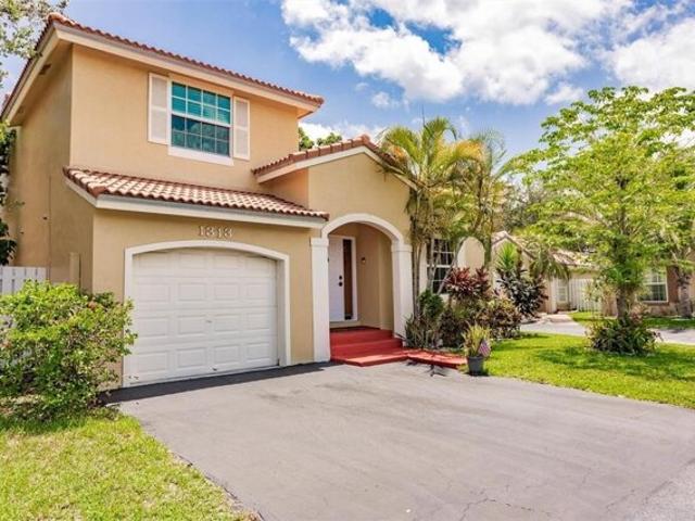 House for sale in Sunrise House for sale in Sunrise