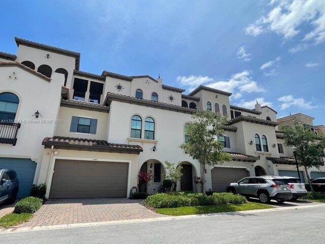 House for sale in Sunrise
