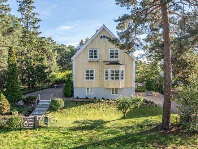Villa till salu i Sundbyberg, Stockholm
