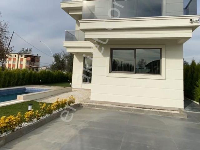 Serik, Kadriye Mahallesi içerisinde satılık Villa