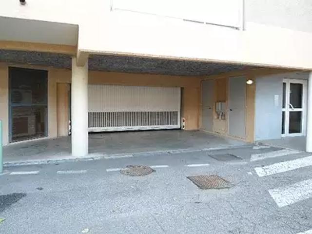 Garage location à La Maladrerie, Nyons