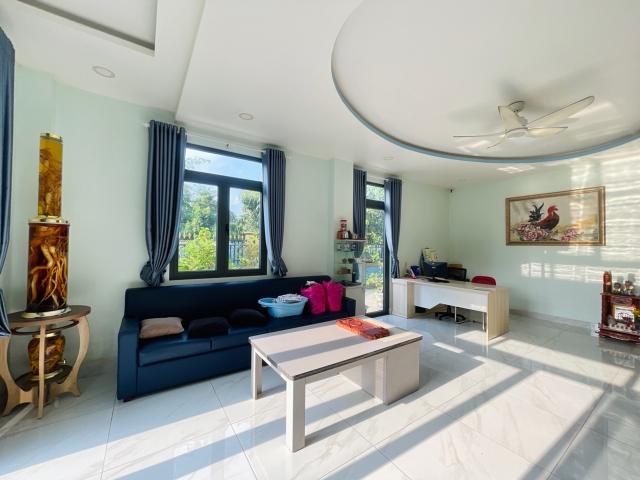Nhà mặt phố bán