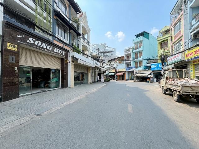 Nhà mặt phố bán