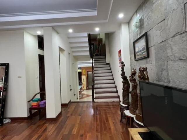 Nhà mặt phố bán tại Hoàn Kiếm, Hà Nội