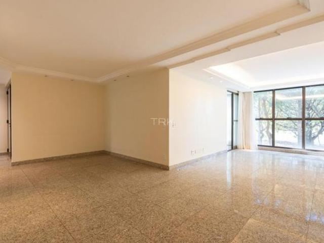 Apartamento venda em Região Geográfica Imediata do Distrito Federal, Região Integrada de Desenvolvimento do Distrito Federal e Entorno