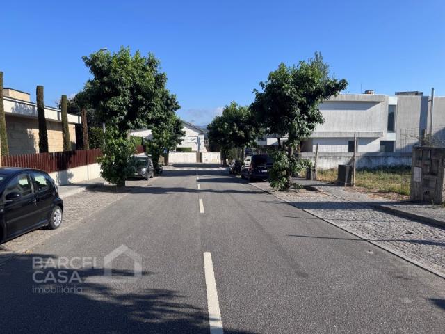 Terreno venda em Barcelinhos, Arcozelo