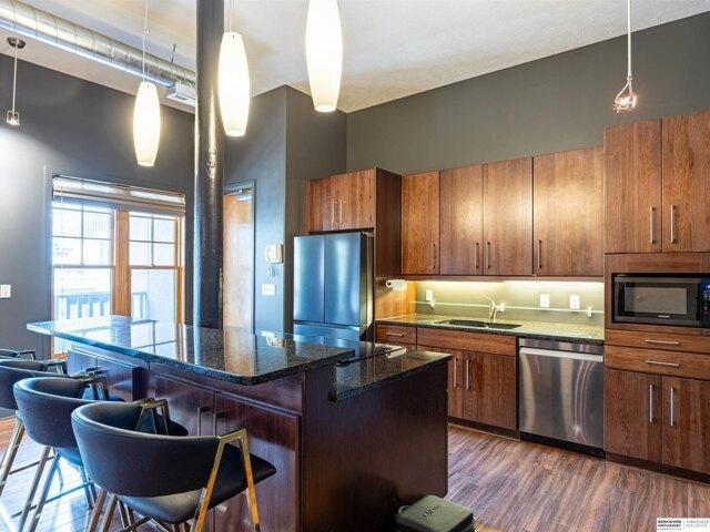 Condo for sale in Lincoln