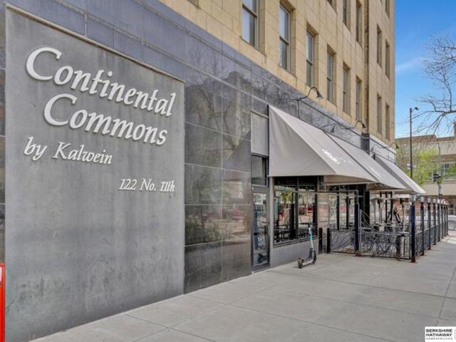 Condo for sale in Lincoln