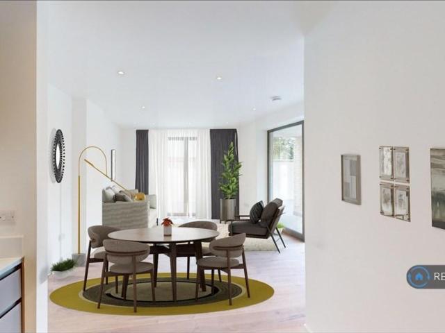 Apartment for rent in Seven Kings, Greater London