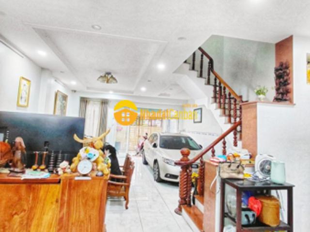 Nhà mặt phố bán