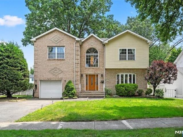 House for sale in River Edge, New Jersey
