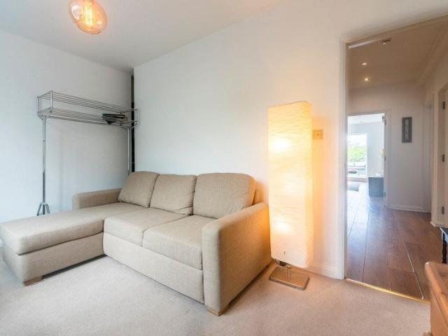 Apartment for rent in Hampton, Greater London