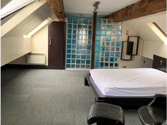 Studio for rent in Broomhall