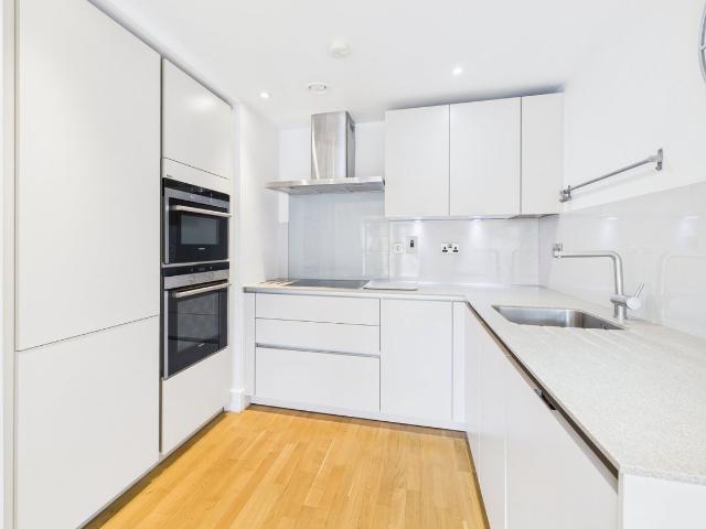 Apartment for rent in Denham, Gerrards Cross and Chalfonts Community Board, Gerrards Cross