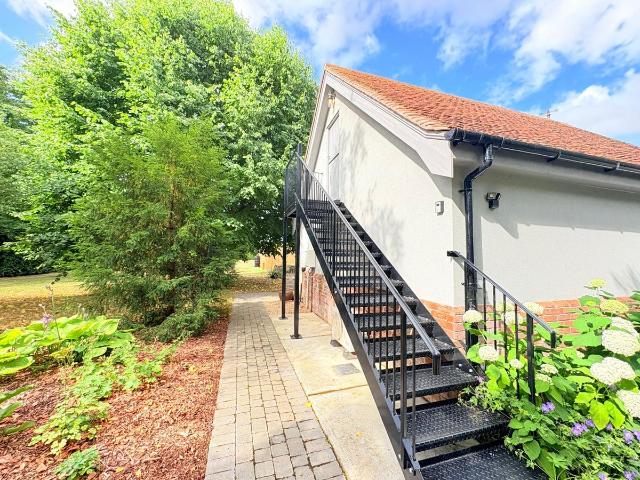Studio for rent in Weeley, Dale Hill