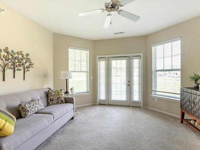 Apartment for rent in Newburgh, Indiana
