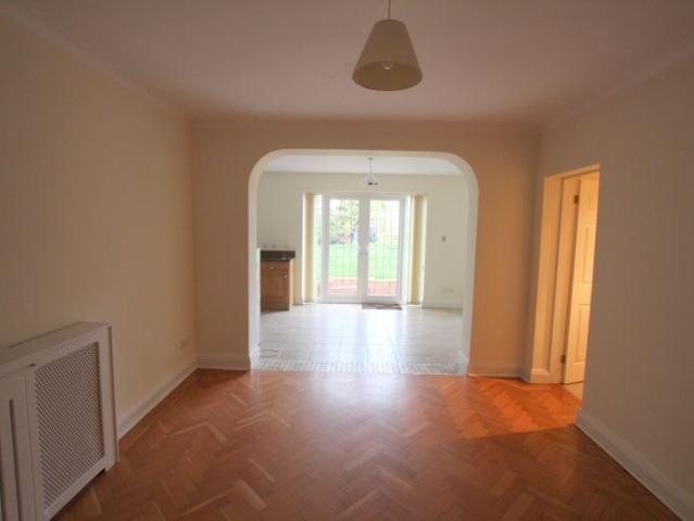 Apartment for rent in Woodcote, Epsom