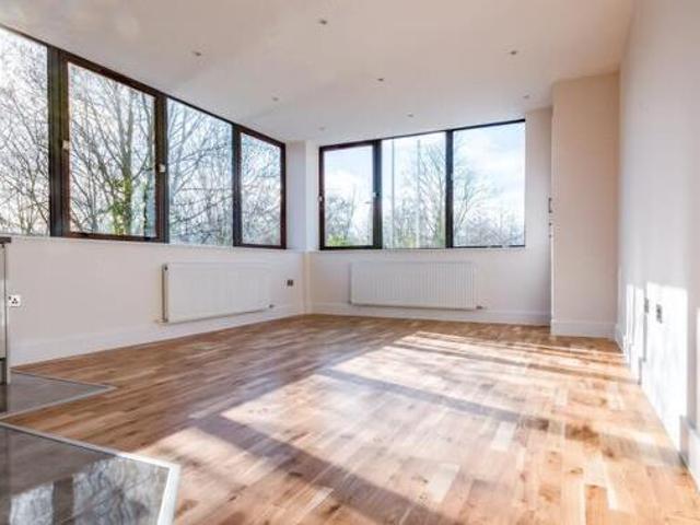 House for rent in Surrey, England