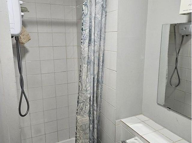 Studio for rent in Sherwood, Sandown Park