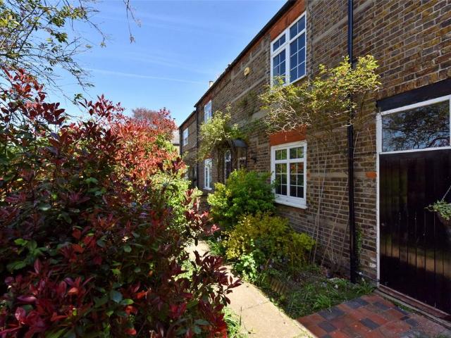 House for rent in Clewer Village, Windsor