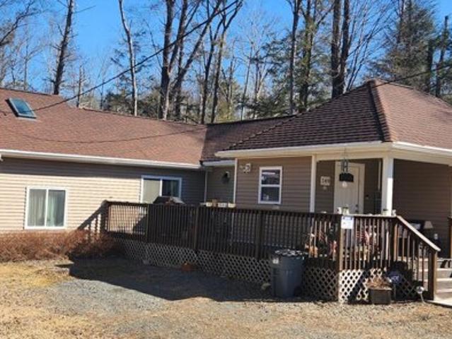 House for sale in Cresco