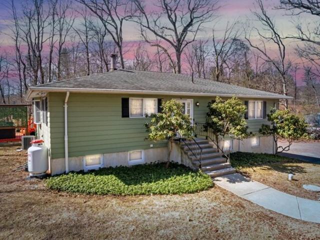 House for sale in Cresco