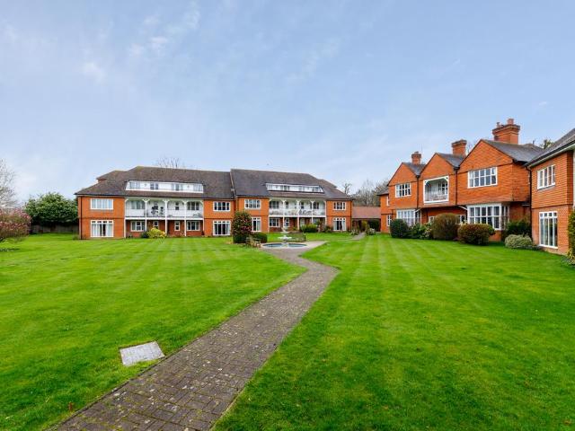 House for rent in Blackhills, Surrey
