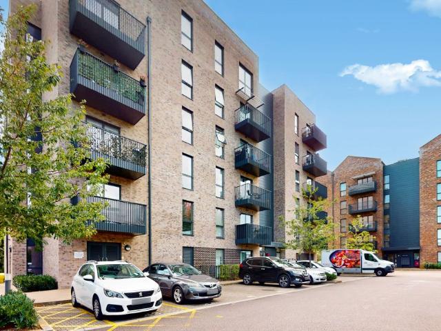 House for rent in Holywell Estate, Watford