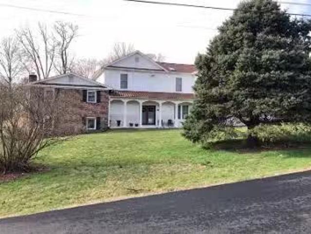 House for sale in Fairfax