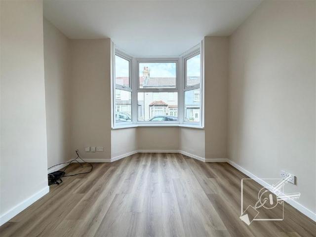 House for rent in Worcester Park Estate, Monks Orchard