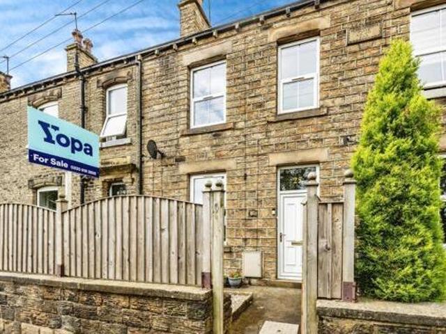 House for sale in Huddersfield, West Yorkshire
