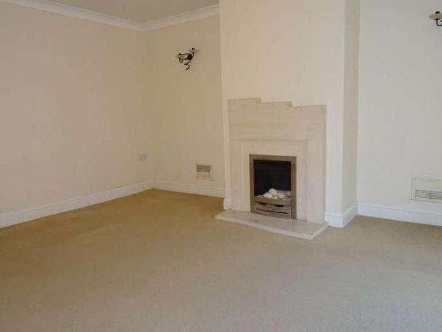 Townhouse for rent in Crowland, Gosberton Clough