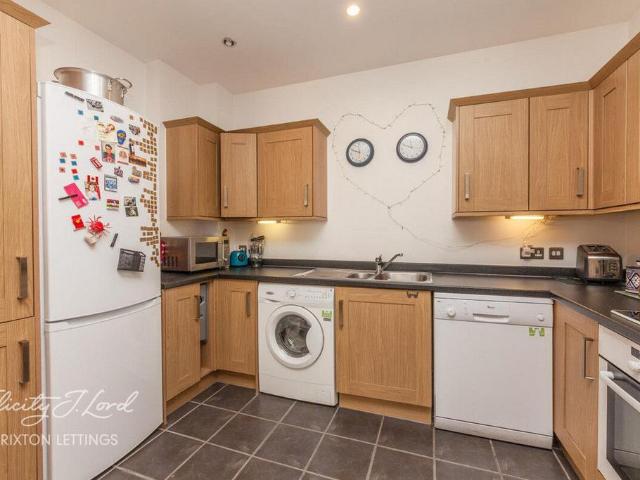 Apartment for rent in Stockwell Park, Greater London