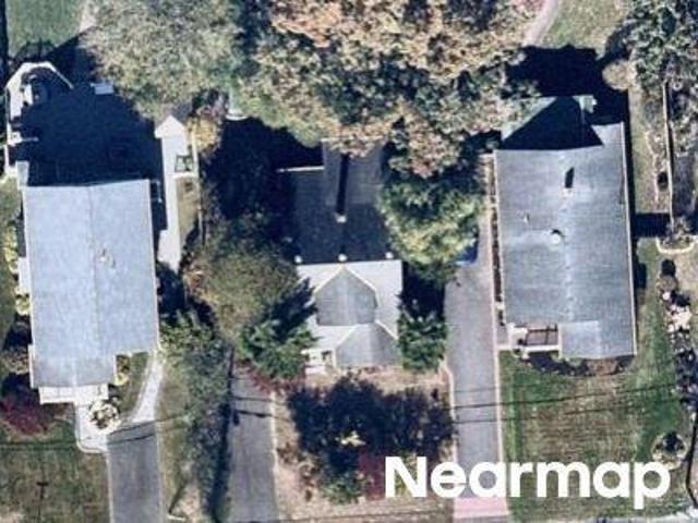 House for sale in Bayport House for sale in Bayport