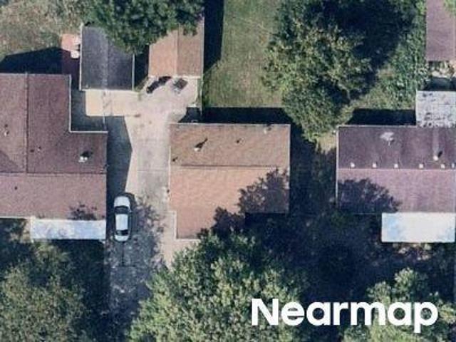 House for sale in Elyria