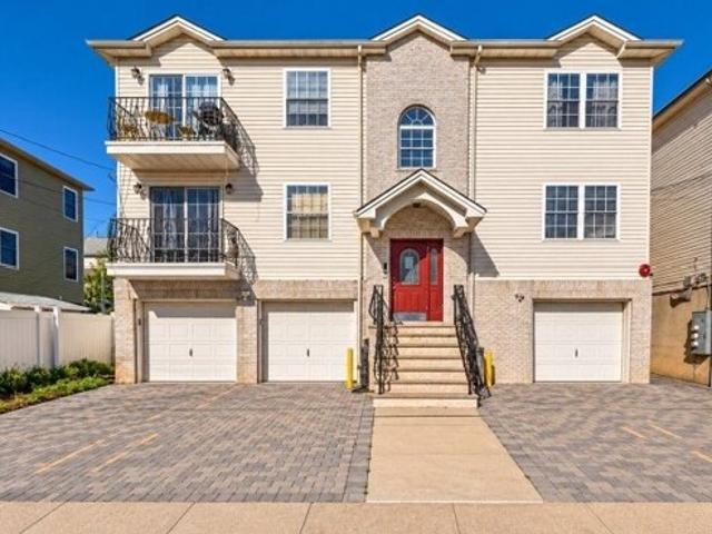 House for sale in Elizabeth, Union County