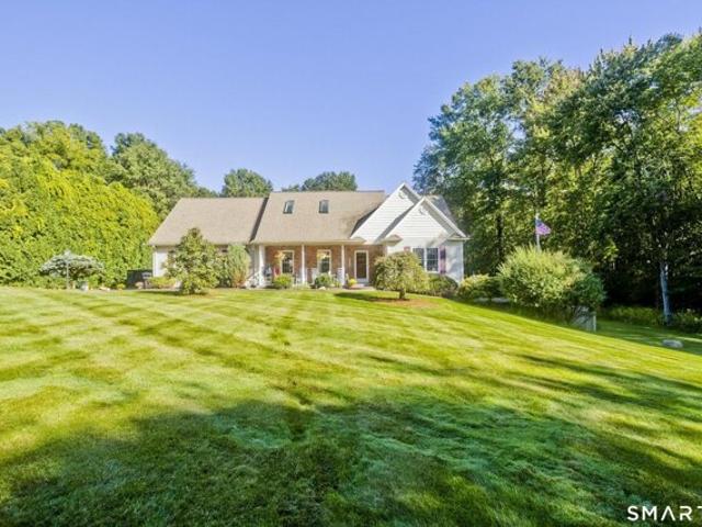 House for sale in Suffield, Connecticut