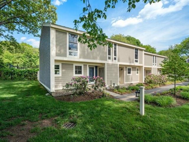 Condo for sale in Wellesley, Massachusetts