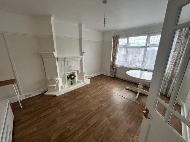 Apartment for rent in Kingsbury, Greater London